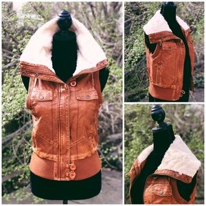 🍂Brown Vegan Leather Vest w/Faux Fur Collar🍂